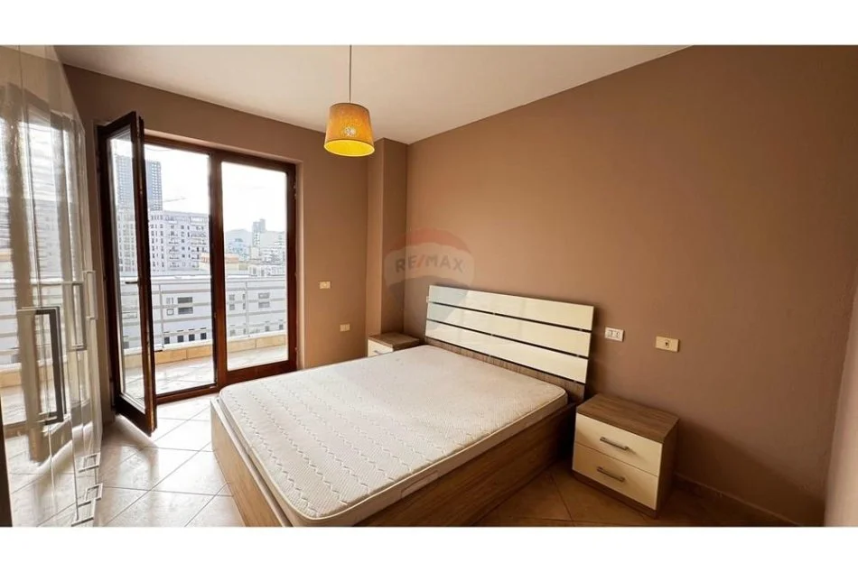 jepet me qera apartament 3+1 , 120 m² 800 € (Stacioni i Trenit)