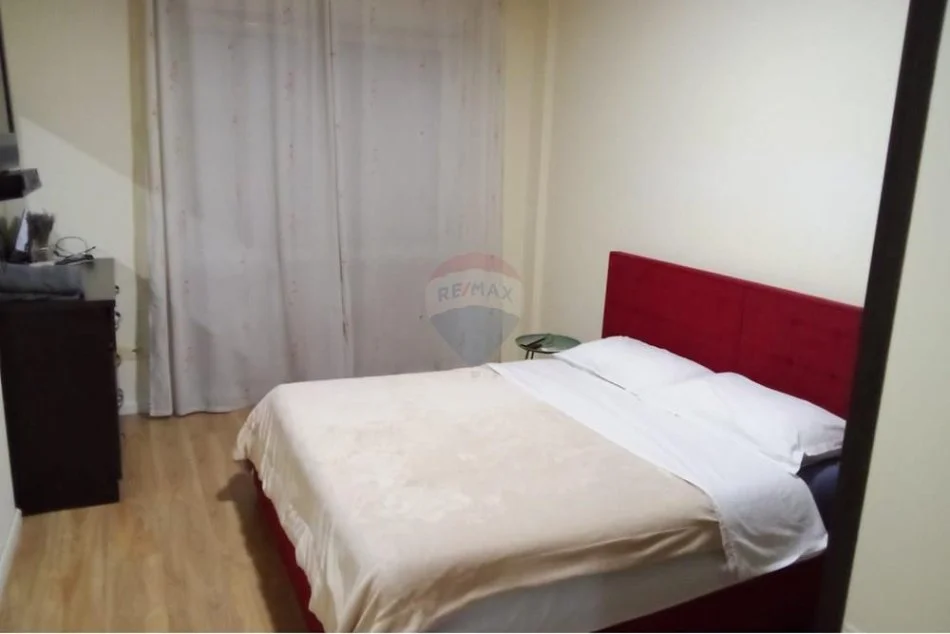 Tirane, jepet me qera apartament 2+1 Kati 3, 70 m² 600 € (rruga e barrikadave)
