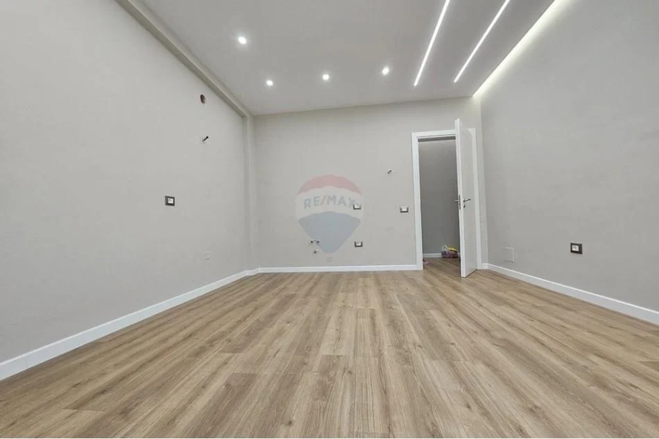 Vlore, shitet apartament 1+1 Kati 2, 62 m² 100.000 € (Blv.Ismail Qemali)
