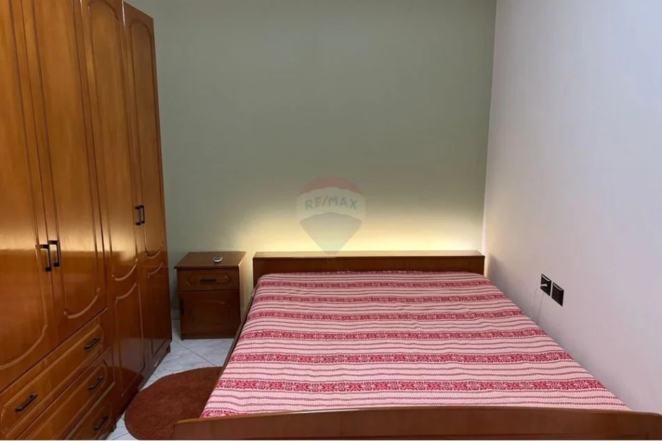 Tirane, jepet me qera apartament 1+1 Kati 3, 60 m² 550 € (KODRA E DIELLIT - Komuna e Parisit - Eleonora, Shqipëri)