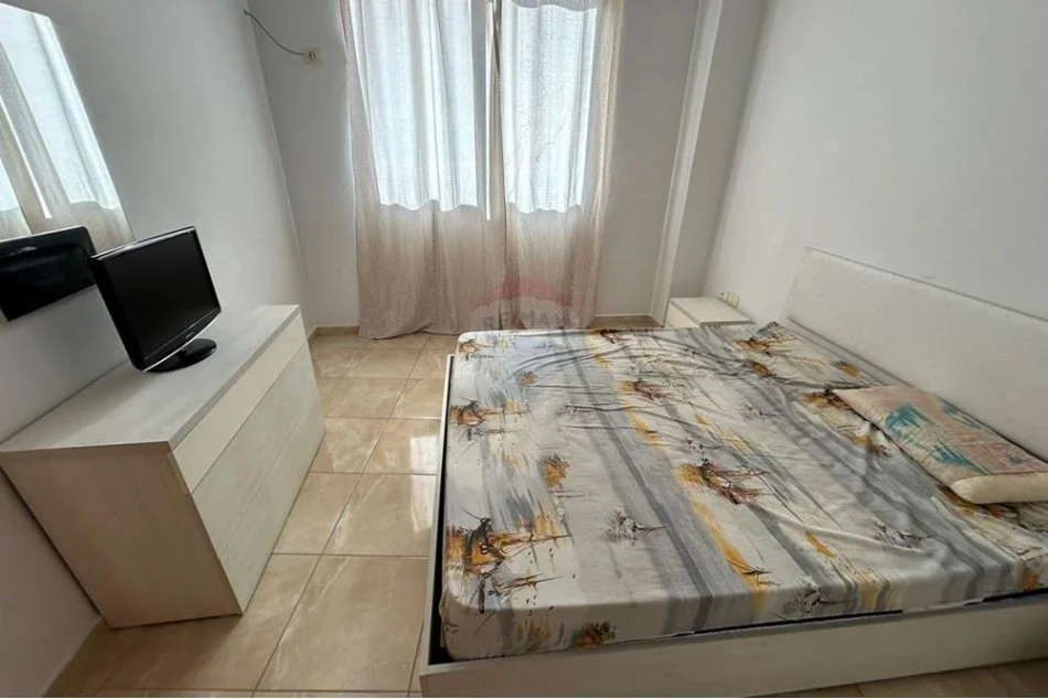Tirane, jepet me qera apartament 2+1 Kati 5, 60 m² 400 € (astir kompleksi frehtari)