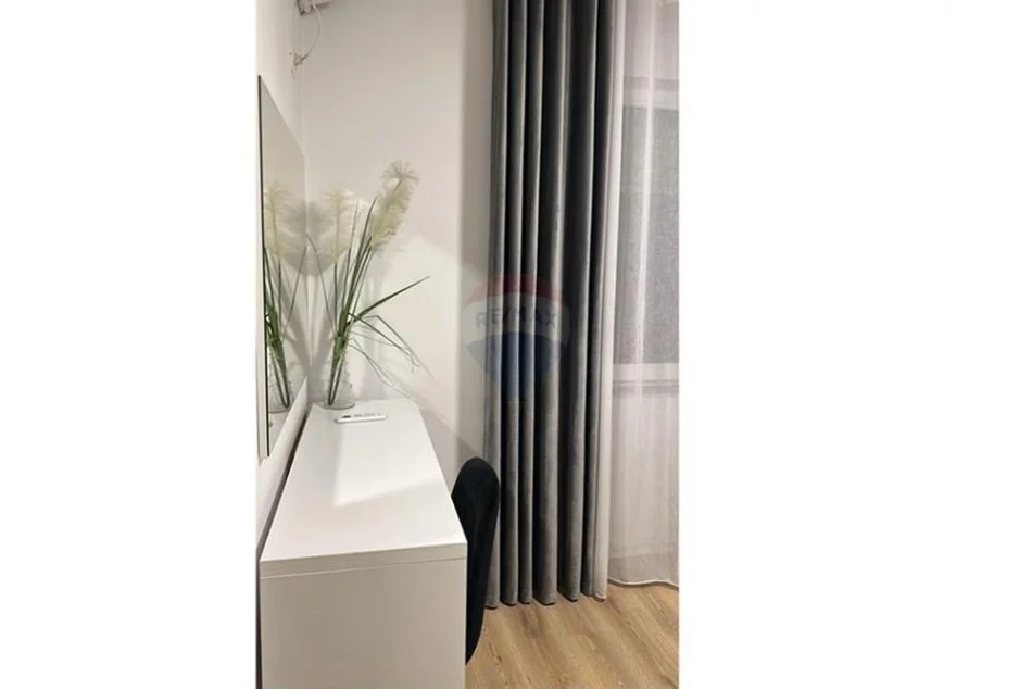 Tirane, jepet me qera apartament 1+1 , 70 m² 550 € (5 Maj)