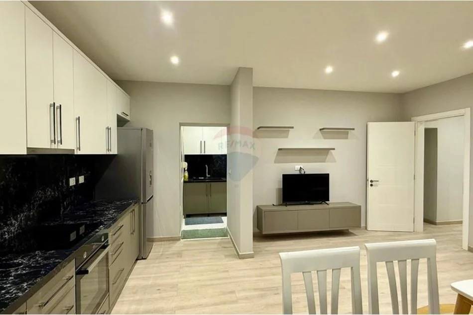 Tirane, jepet me qera apartament 2+1 Kati 2, 100 m² 650 € (Shkolla 26 Nentori - Rruga Pandeli Cale - Selitë, Shqipëri)