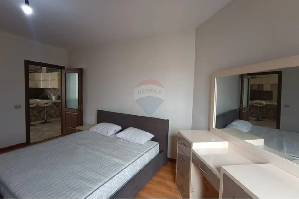 Tirane, jepet me qera apartament 2+1 Kati 5, 122 m² 700 € (Apartament 2+1+2 me qera ne Don Bosko)