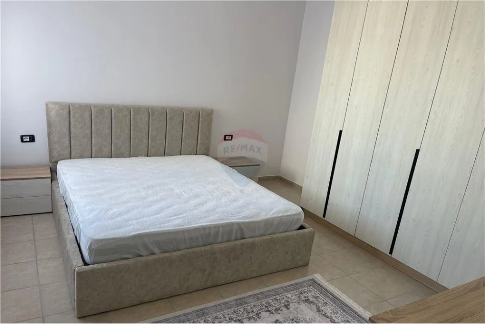 Tirane, jepet me qera apartament 2+1 , 100 m² 500 € (Astir)