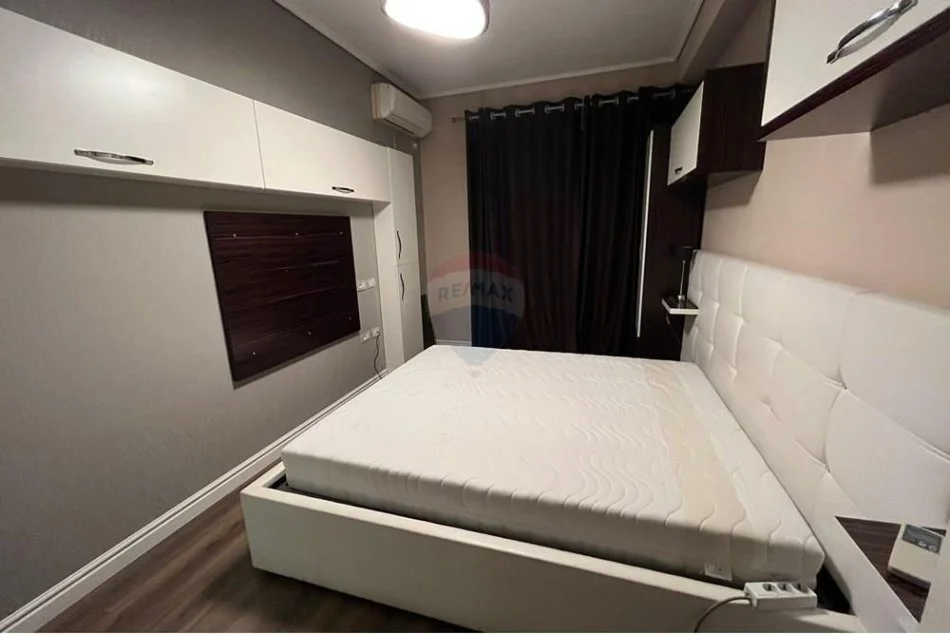 Tirane, jepet me qera apartament 2+1 Kati 6, 110 m² 650 € 