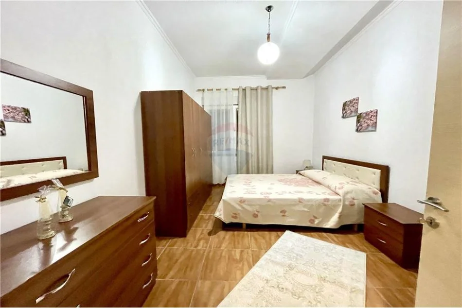 Tirane, jepet me qera apartament 2+1+Ballkon Kati 5, 107 m² 800 € (Bulevardi Gjergj Fishta)