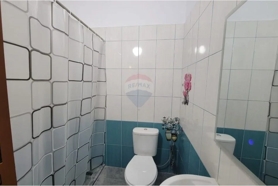 Tirane, jepet me qera apartament 1+1 Kati 5, 70 m² 700 € (Bllok, Pallatet Agimi)