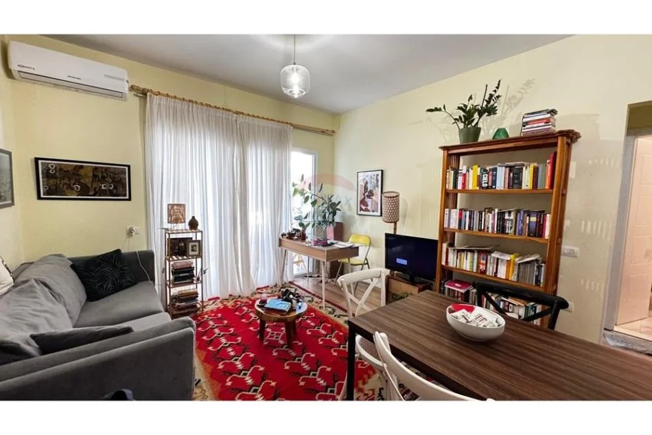 Tirane, jepet me qera apartament 1+1 Kati 3, 70 m² 450 € (Kopshti Botanik)