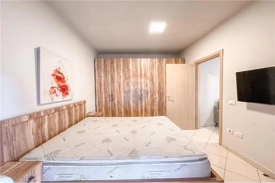 Tirane, jepet me qera apartament 1+1 Kati 8, 67 m² 600 € (Kompleksi Delijorgji)