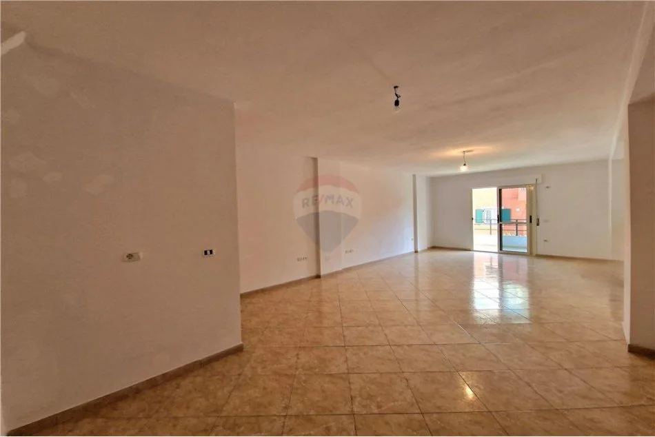 Vlore, shitet apartament 2+1+Ballkon Kati 2, 118 m² 135.000 € (tek Kisha Vlore)