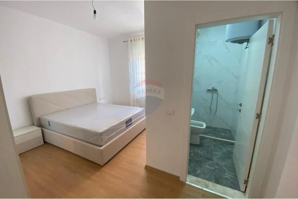 Tirane, jepet me qera apartament 2+1 Kati 3, 100 m² 600 € (Farmacia 10, Rruga e Dibres)
