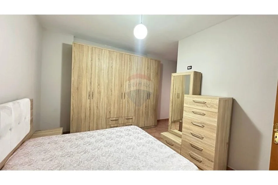 Tirane, jepet me qera apartament 2+1 Kati 6, 106 m² 650 € (Rruga e Kavajes, perballe Delijorgjit)