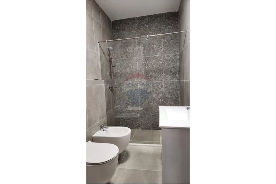 Tirane, jepet me qera apartament 1+1 Kati 5, 61 m² 600 € (Prane Shkolles sr Baletit)