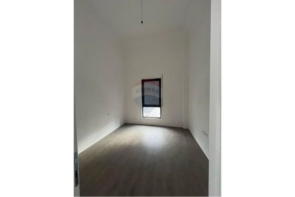 Tirane, shitet apartament 2+1+Ballkon Kati 2, 103 m² 169.000 € (Porcelan)
