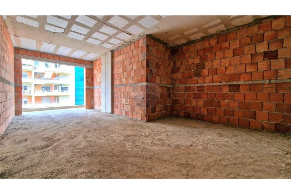 Vlore, shitet apartament 1+1+Ballkon Kati 3, 89 m² (Lungomare)