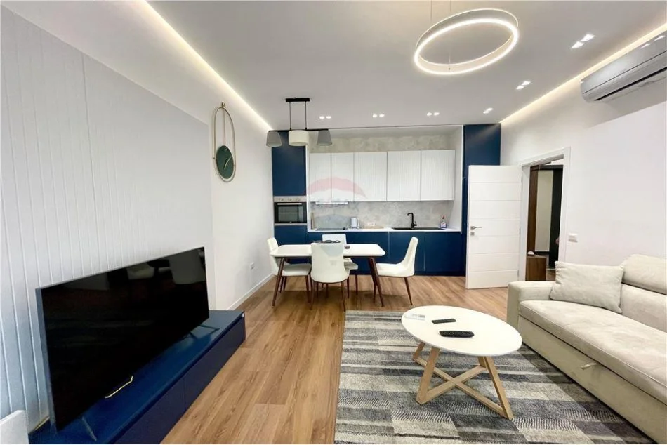 Tirane, jepet me qera apartament 1+1+Ballkon Kati 9, 75 m² 800€ (KOMPLEKSI SQUARE)