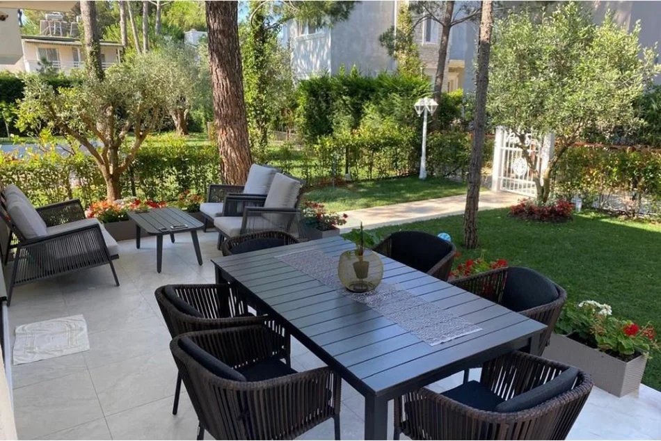 Durres, shitet Vile 3+1 Kati 2, 280 m² 870.000 € (Gjiri i Lalzit)