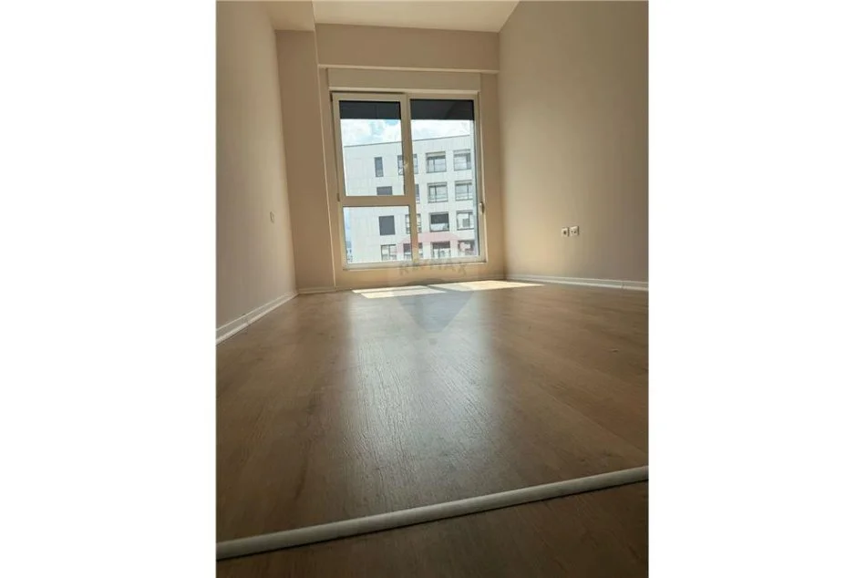 Tirane, shitet apartament 2+1+Ballkon Kati 4, 92 m² 190.000 € (Kompleksi Kontakt)