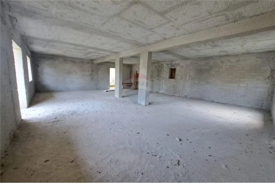 Vlore, shitet Vile 3 Katshe , 278 m² 195.000 € (Rr.Dervish Hekali)