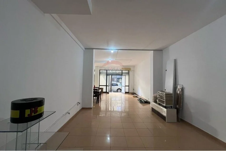 Tirane, shitet ambjent biznesi , 69 m² 93.000 € (Qendra Kristal)