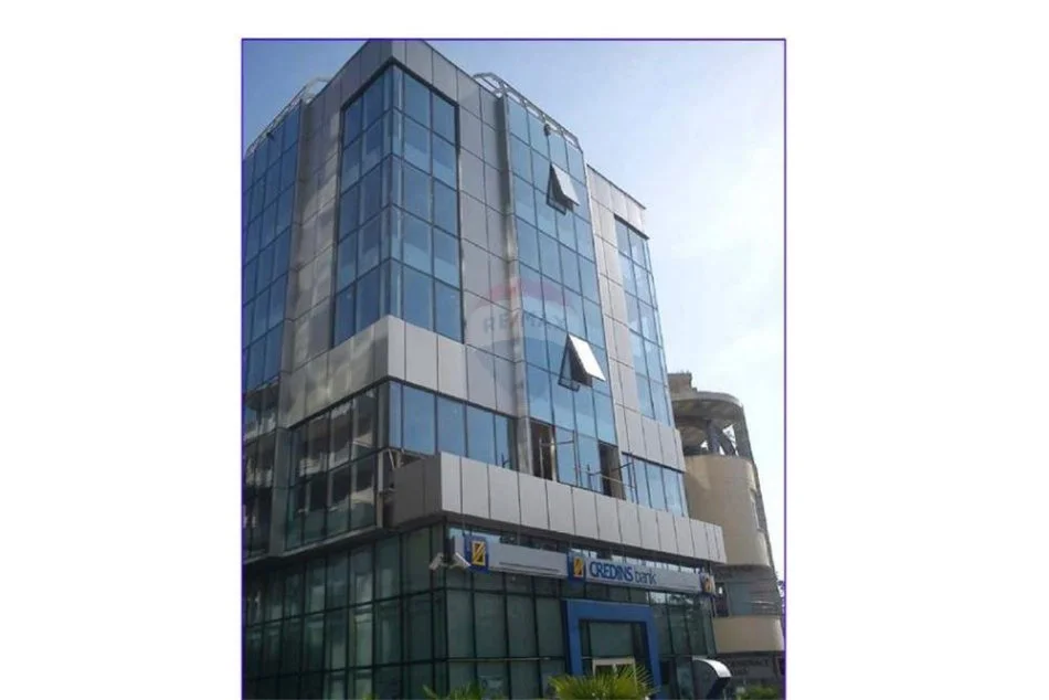 Sarande, shitet ambjent biznesi Kati 3, (Sarande)