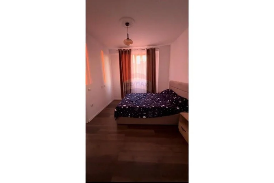 Tirane, jepet me qera apartament 2+1 Kati 4, 87 m² 450 € (Apartament 2+1 me qira ne Shkoze!)
