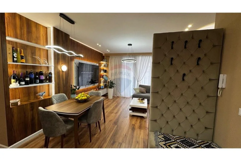 Tirane, jepet me qera apartament 2+1+Ballkon Kati 6, 110 m² 750 € (Rezidenca Turdiu)