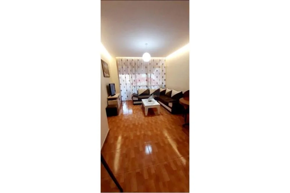 Tirane, jepet me qera apartament 2+1 Kati 2, 90 m² 400 € (Bulevardi Migjeni)
