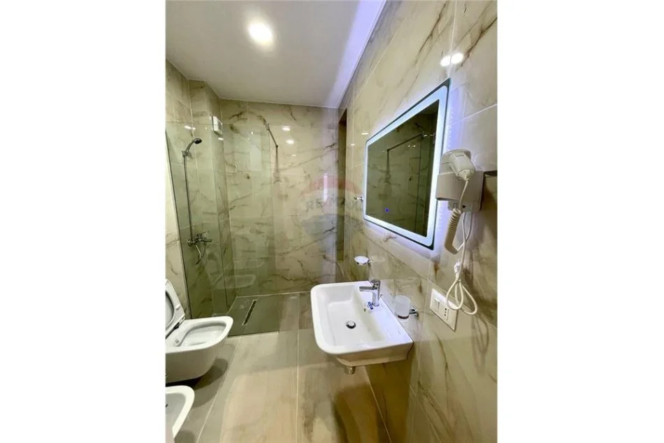 Tirane, jepet me qera garsonier 1+1 Kati 5, 50 m² 600 € (21 dhjetori)