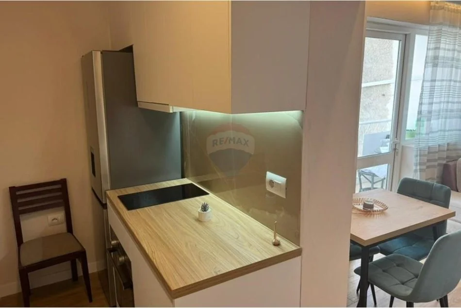 Tirane, jepet me qera apartament 1+1+Ballkon Kati 5, 60 m² 600 € (Mine Peza)