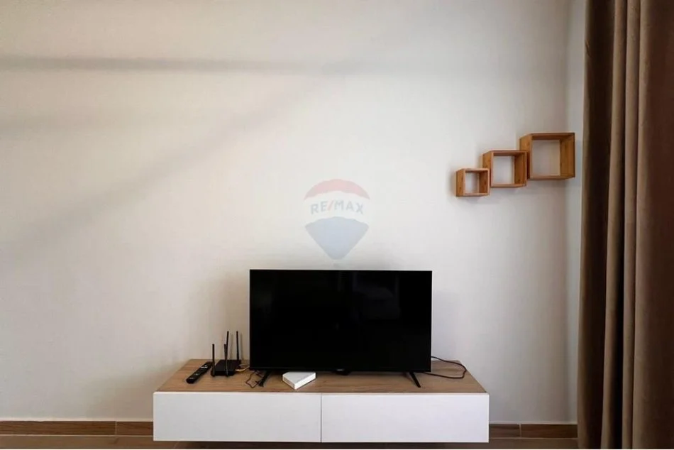Tirane, jepet me qera apartament 1+1 , 70 m² 550 € (Amerikan 3)