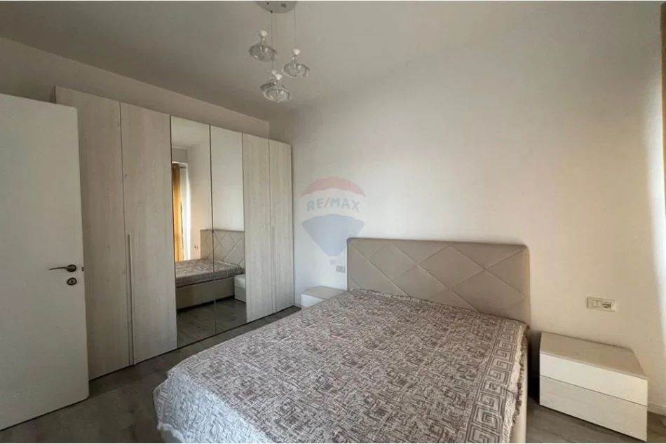 Tirane, jepet me qera apartament 2+1 , 67 m² 650 € (5 maji)