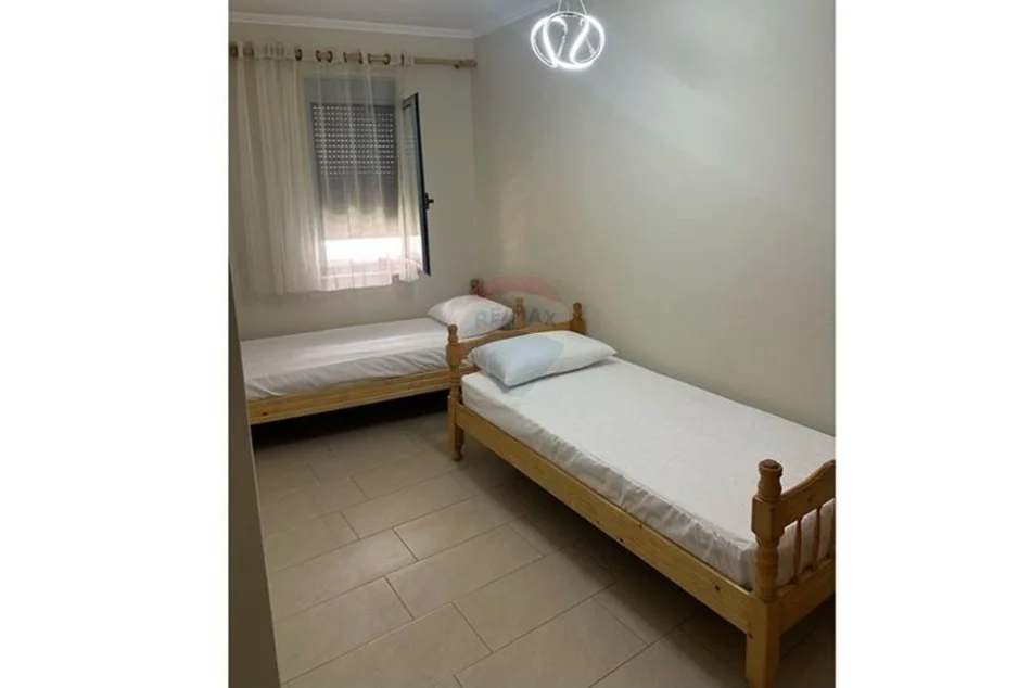 Tirane, shitet apartament 2+1 , 87 m² (Pallatet Cabej)