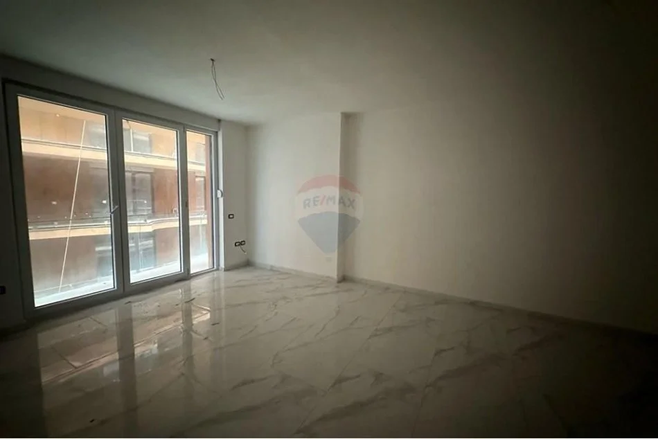 Shengjin, shitet apartament 1+1+Ballkon Kati 4, 70 m² 93.000 € (Shendgjin)