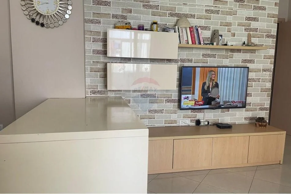 Tirane, jepet me qera apartament 1+1 , 70 m² 400 € (sotir caci)