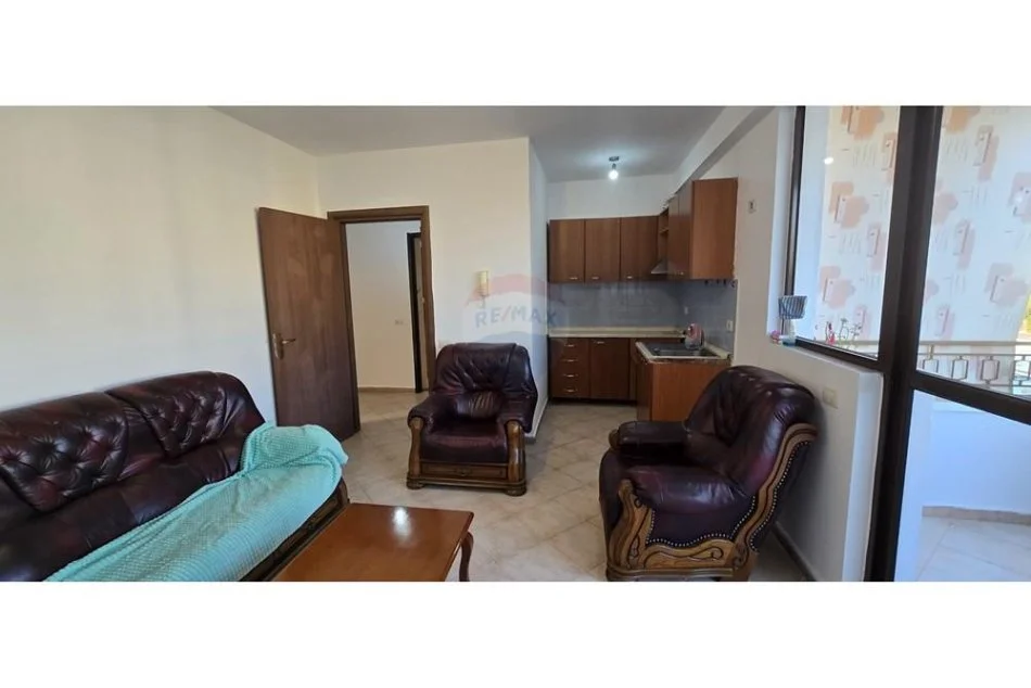 Tirane, jepet me qera apartament 1+1 , 60 m² 450 € (rruga e elbasanit)