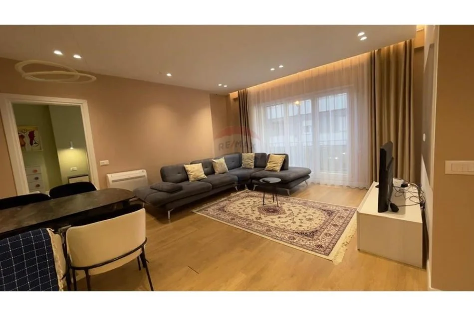 Tirane, jepet me qera apartament 2+1 Kati 1, 90 m² 800 € (rruga e dibres)