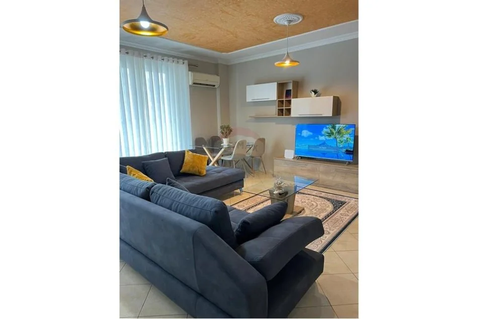 Tirane, jepet me qera apartament 1+1 , 70 m² 550 € (Liqeni i Thate)