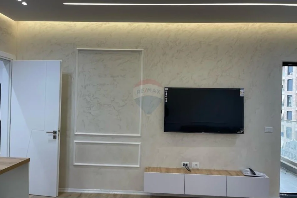 Tirane, jepet me qera apartament 3+1 Kati 6, 137 m² 800 € (Kompleksi Erli)