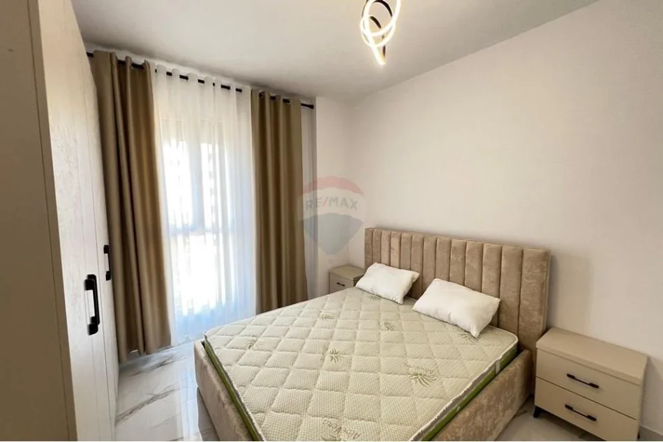 Tirane, jepet me qera apartament 2+1 , 100 m² 750 € (TRIO TOWER)