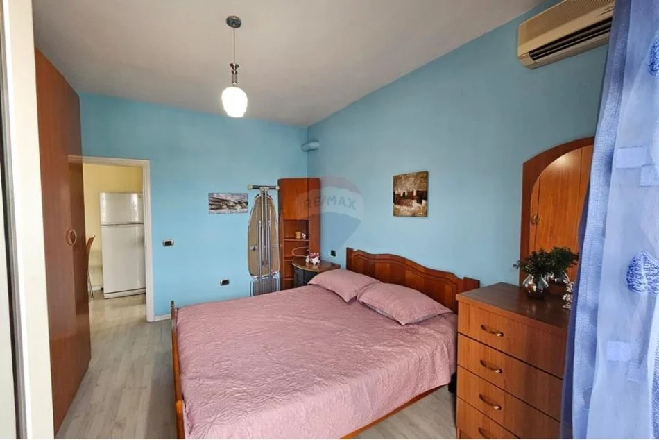 Shqiperi, jepet me qera apartament 1+1 Kati 12, 65 m² 450 € (stacioni i trenit)