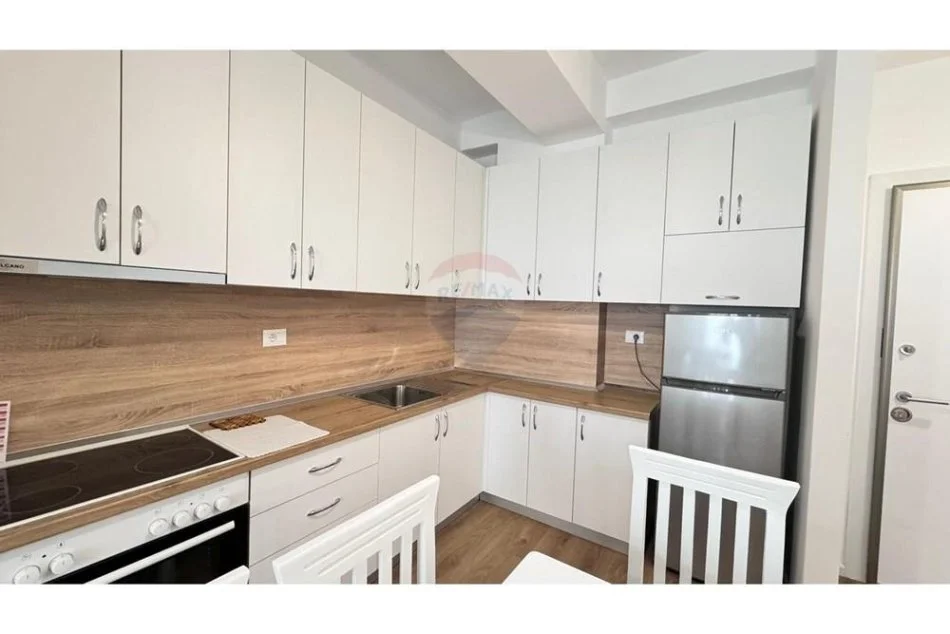 Tirane, jepet me qera apartament 2+1 , 75 m² 550 € (rruga pasho hysa)