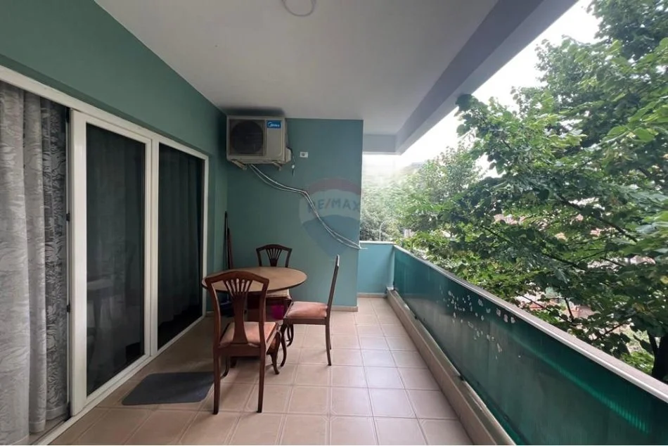 Shqiperi, jepet me qera apartament 1+1 , 94 m² 600 € (rruga e elbasanit)