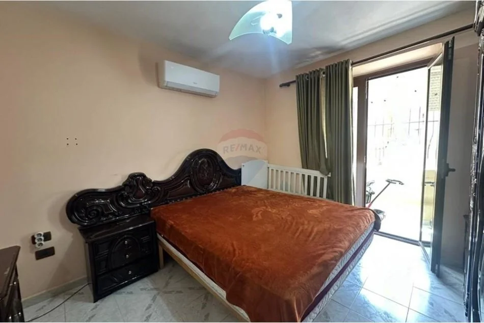 Tirane, jepet me qera apartament 2+1 , 100 m² 500 € (Rr. Muhamet Gjollesha)