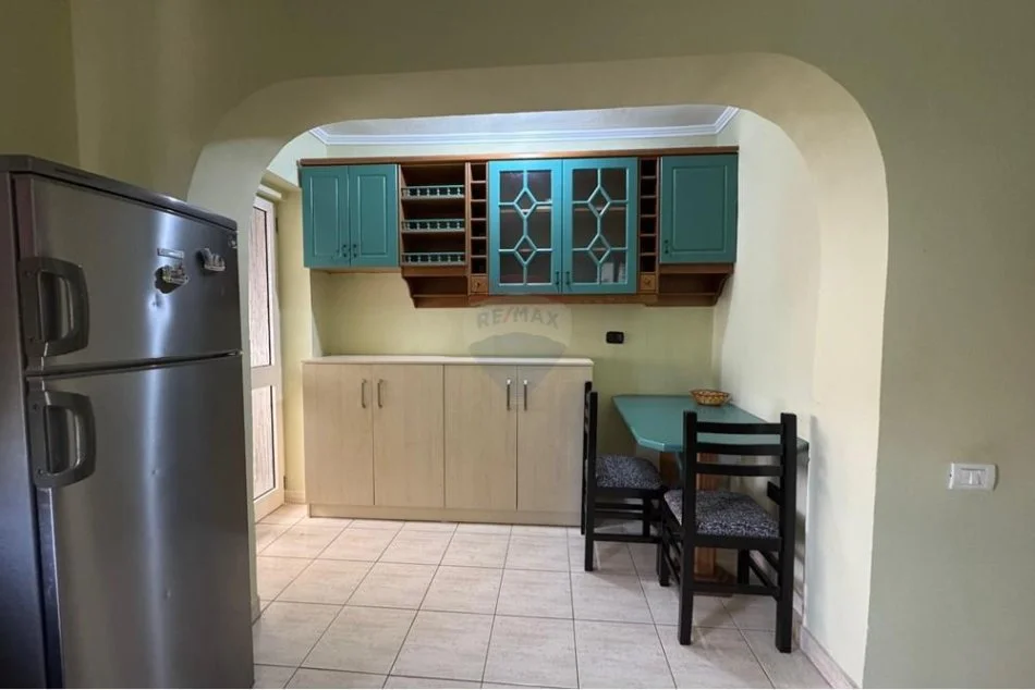 Tirane, jepet me qera apartament 1+1 Kati 5, 60 m² 500 € (stadiumi dinamo)