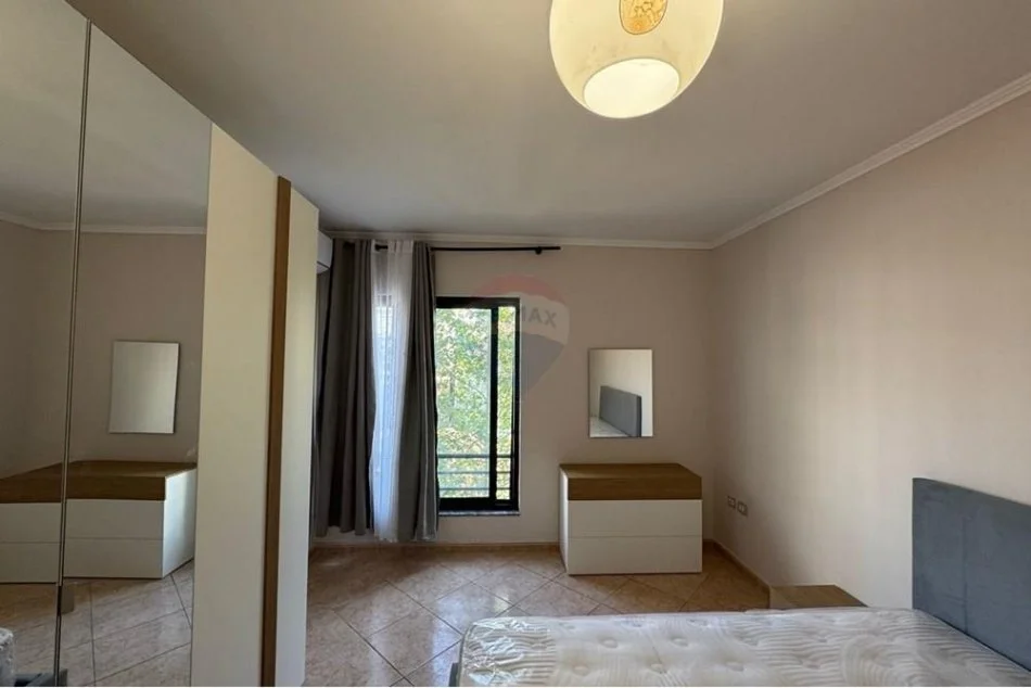 Shqiperi, jap me qera apartament 2+1 Kati 2, 94 m² 600 € (rruga e dibres)