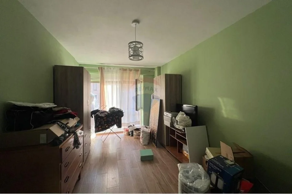 Tirane, jepet me qera apartament 2+1+Ballkon Kati 2, 110 m² 370 € (Rruga e Thesarit)
