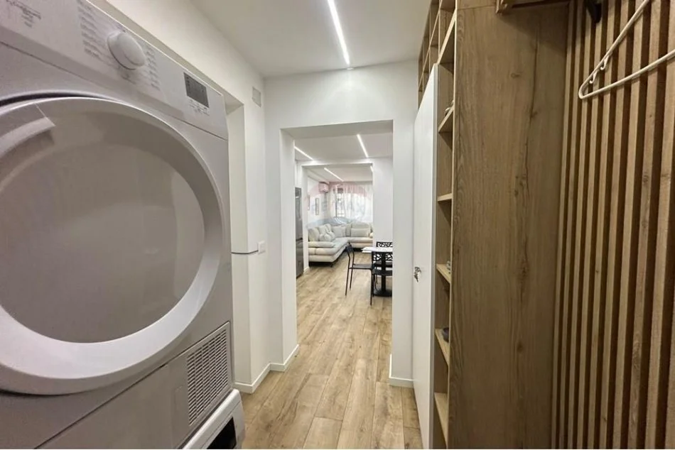 Tirane, jepet me qera apartament 1+1 , 55 m² 650 € (Shkolla Sabaudin Gabrani)