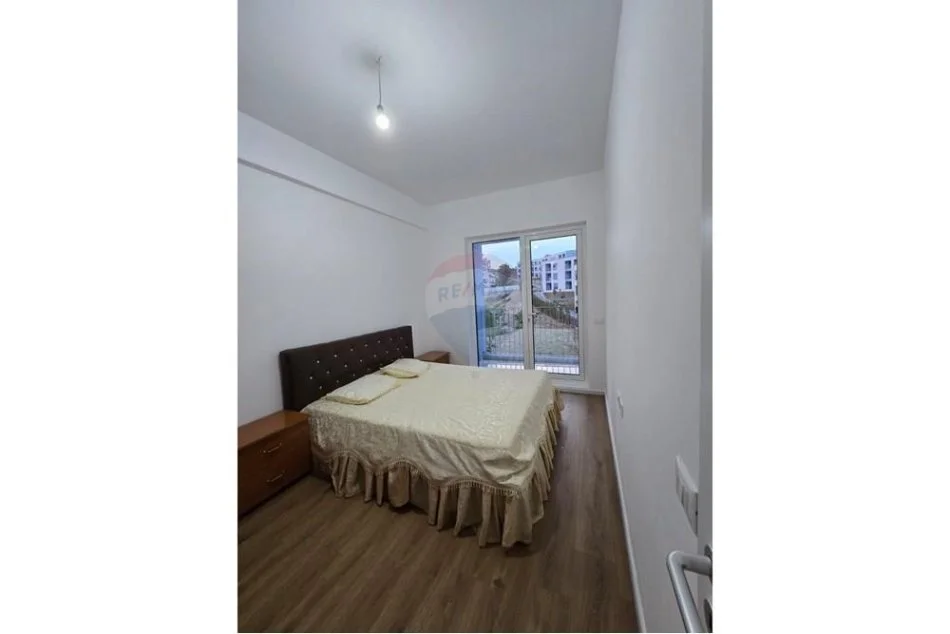 Tirane, jepet me qera apartament 1+1 Kati 2, 55 m² 400 € (dalip topi)